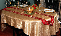 Table setting in Antique Damask table linen